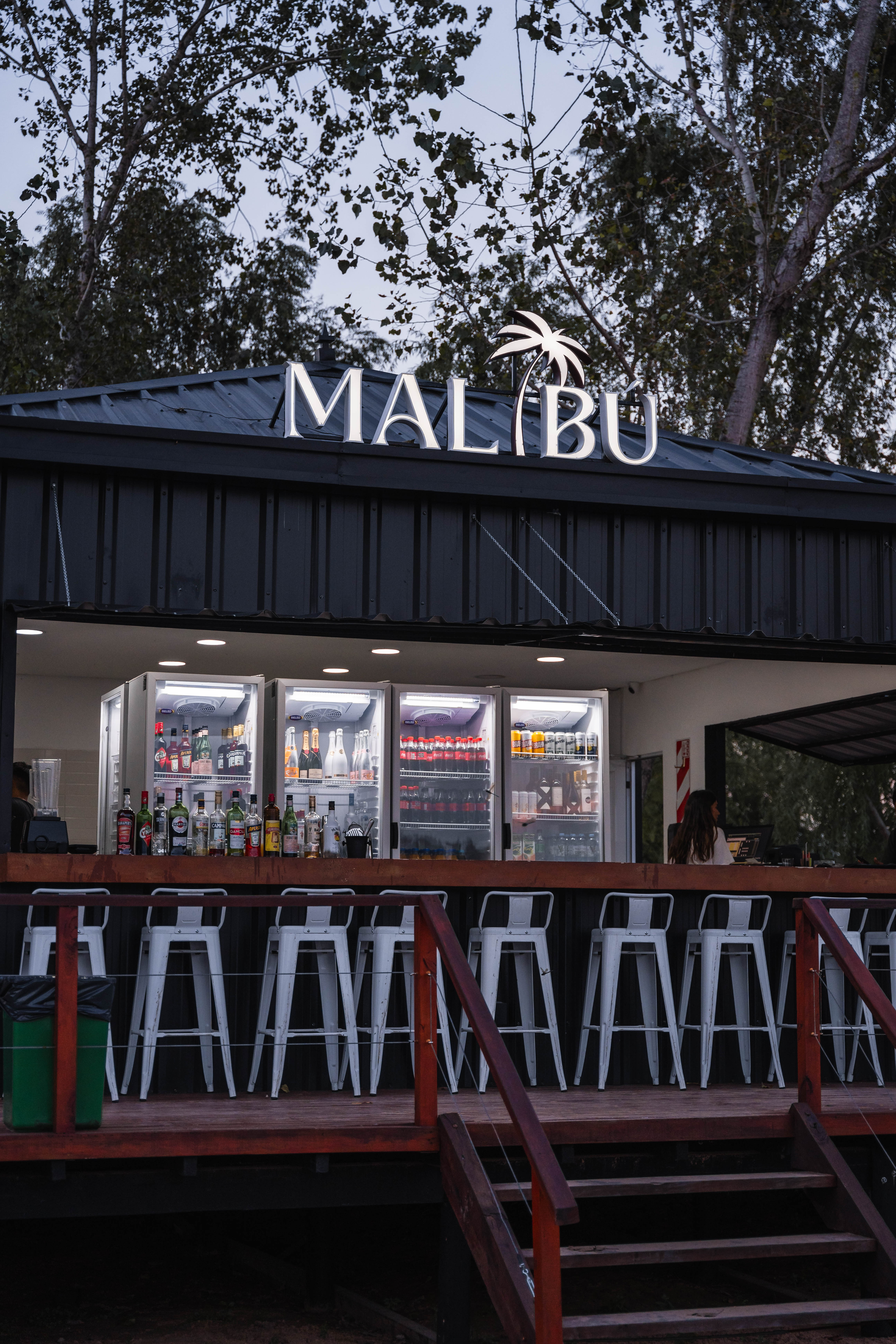 Bar de playa Malibú en Barrio Náutico Albardón
