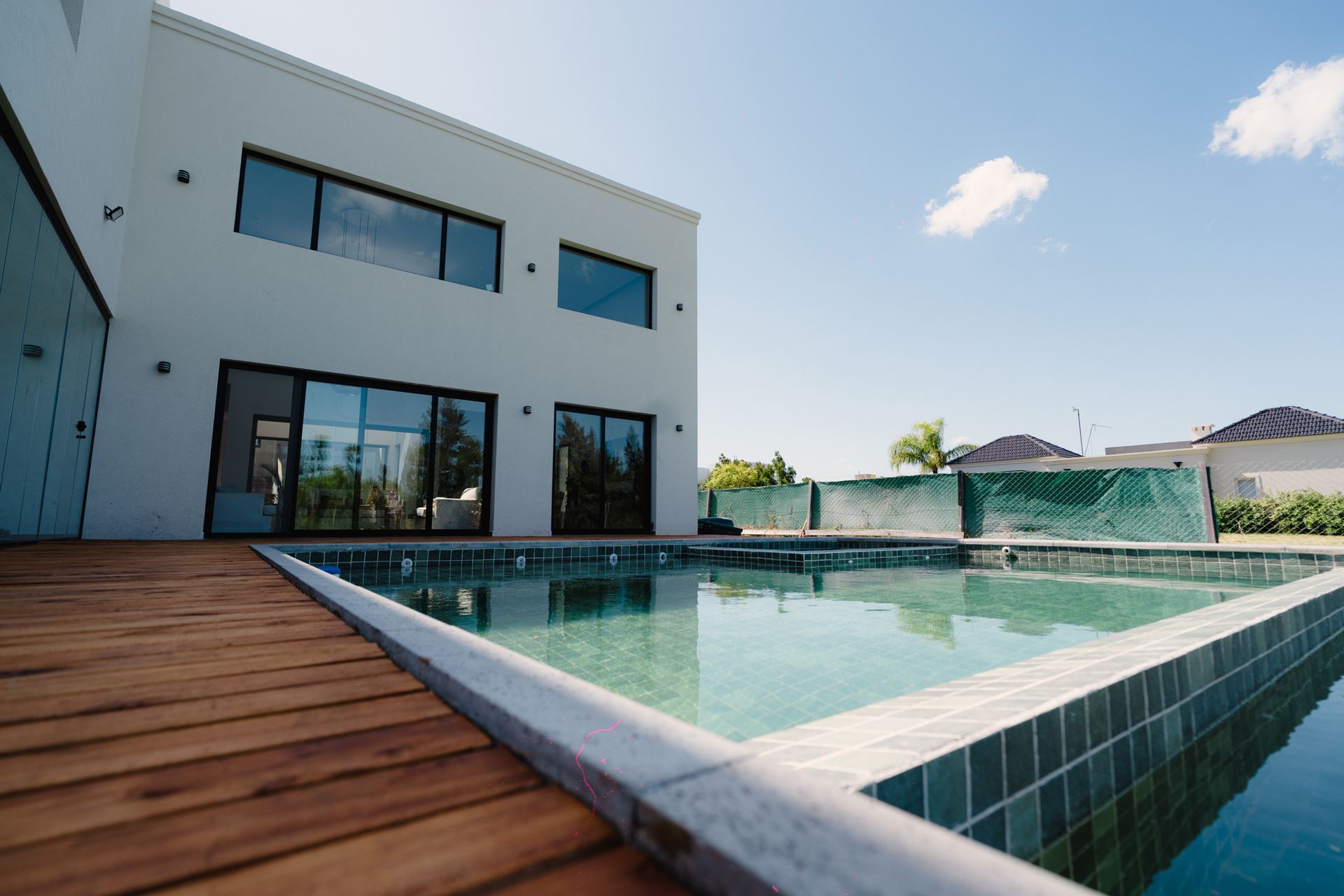 Rooftop con pileta y solárium en una propiedad de DOCS Realty